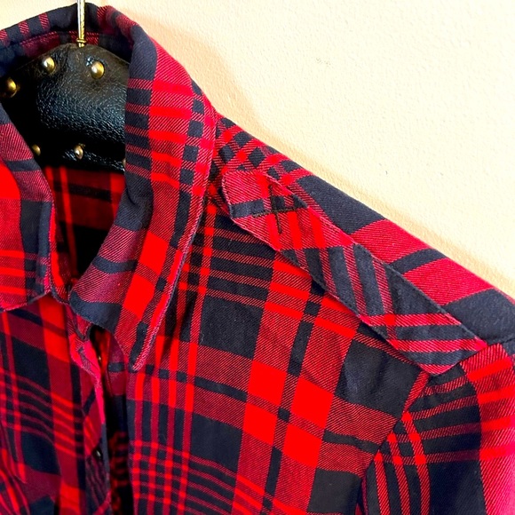 Zara red and black plaid shirt! ✌️ - Picture 2 of 5